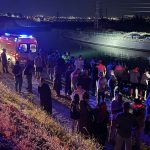 Araç su kanalına devrildi, baba ve oğlu hayatını kaybetti